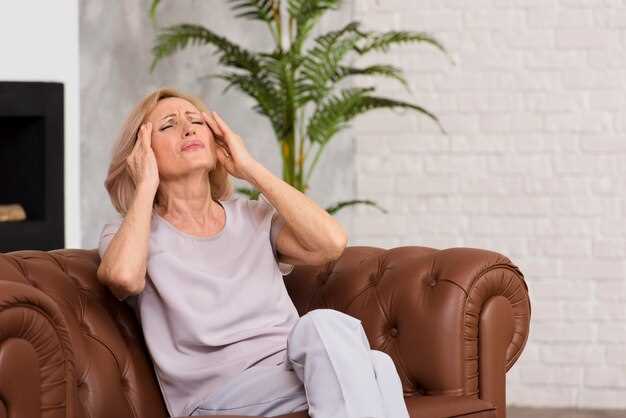 Что вызывает сильную головную боль и тошноту у женщин?